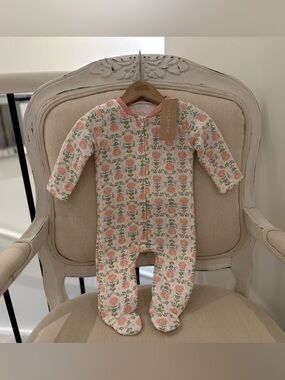 🤍 3~6 Mth Pretty Pink & Green Floral Zip Front Baby Footie Chick Pea NWT